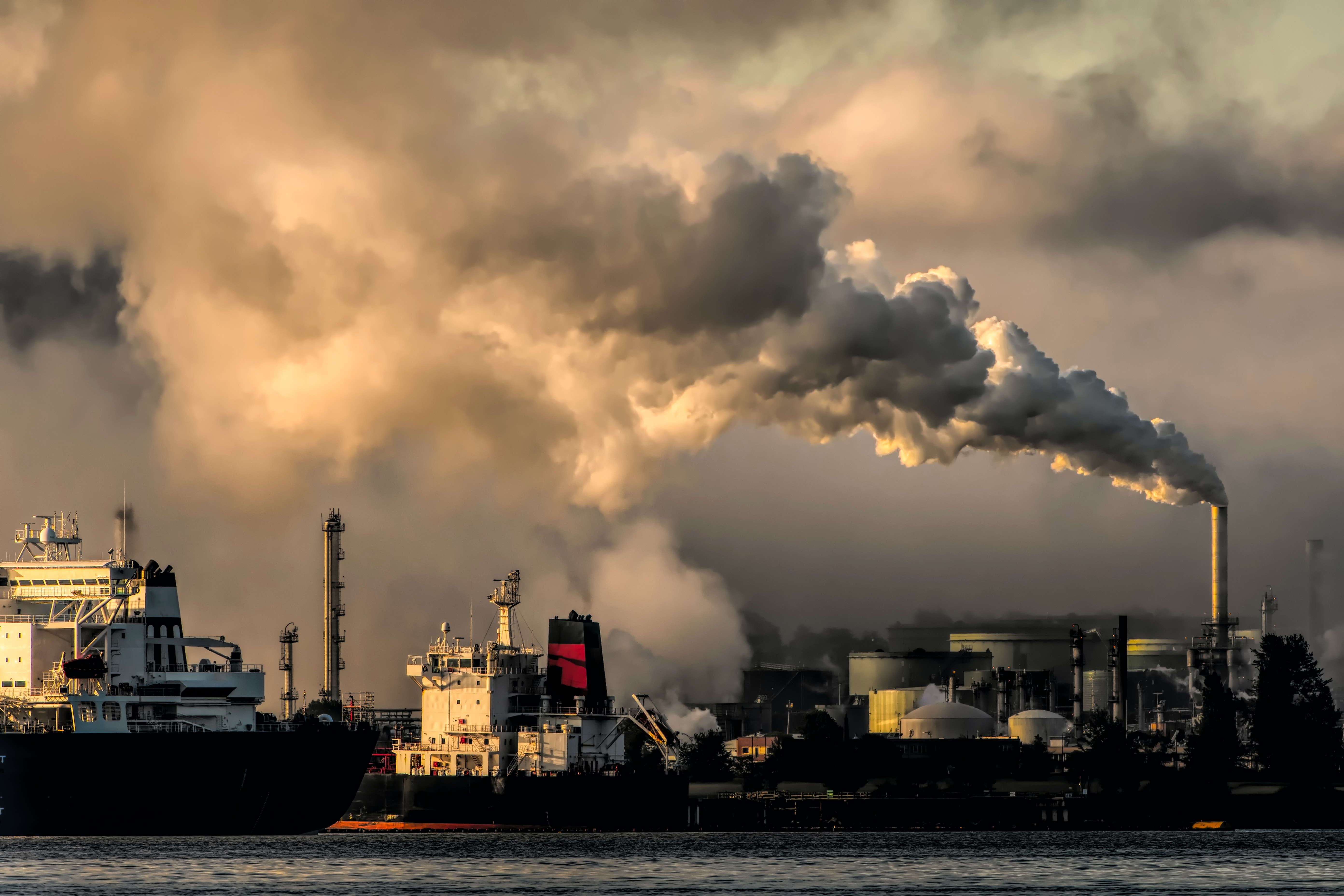 Загрязнение воздуха. Экологические проблемы. Загрязнение в Европе. Заводы загрязняют воздух. Сильное загрязнение воздуха.