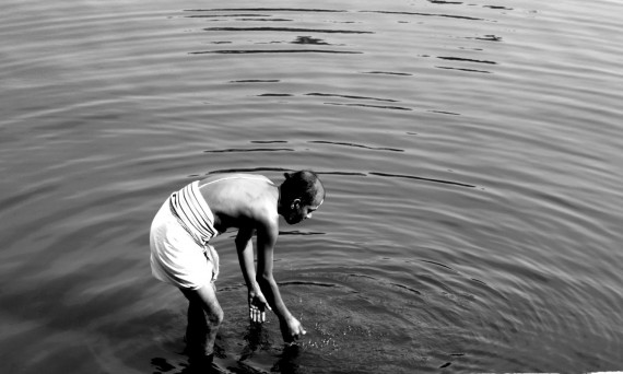 Keep The Faith. Author: Sudhamshu Hebbar from Chennai, India, 2009. // Wikipedia Commons (https://commons.wikimedia.org/wiki/File:Keep_The_Faith_(3231937964).jpg)